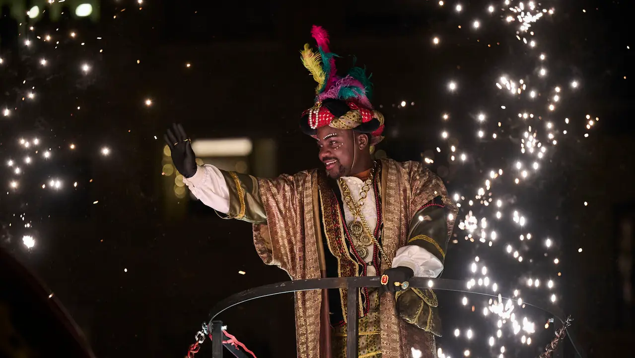 Pamplona recibe a los Reyes Magos durante la Cabalgata 2026. PABLO LASAOSA