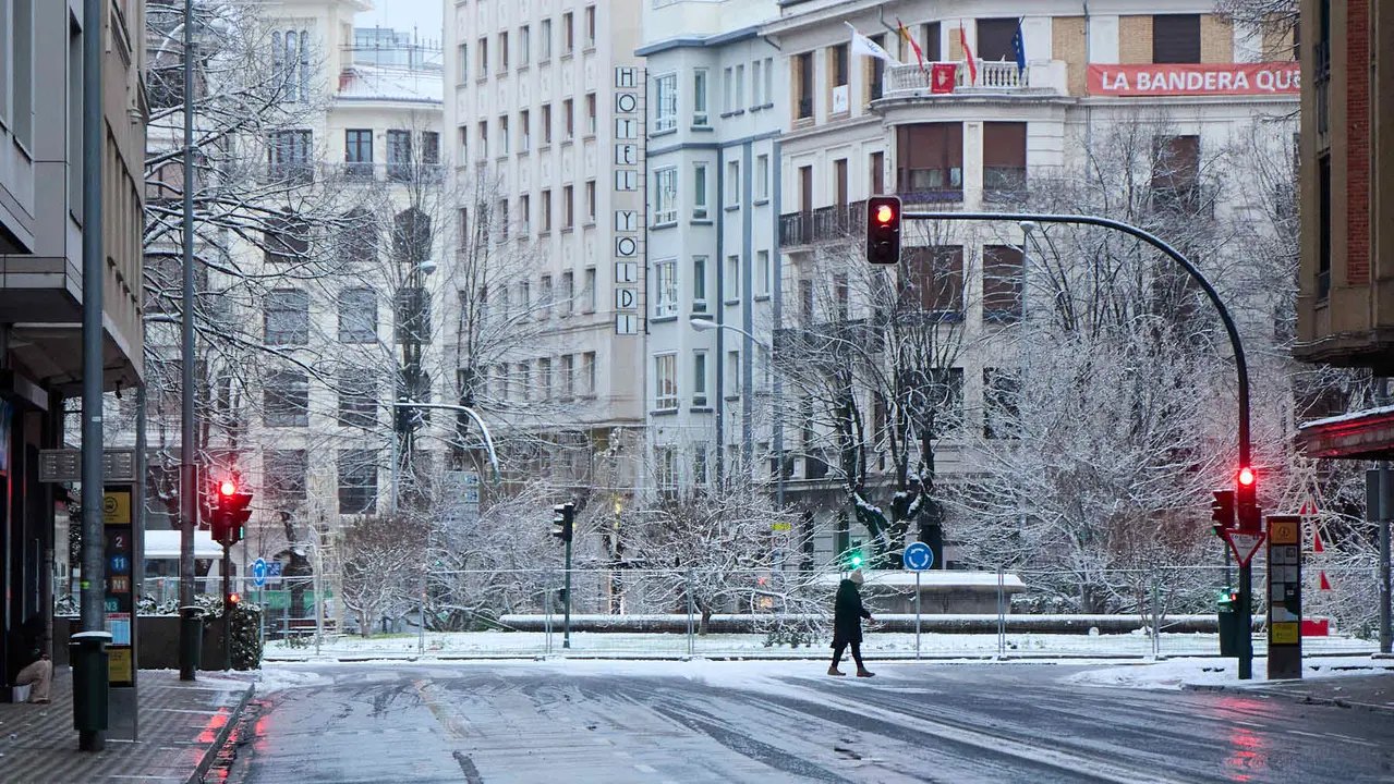 Pamplona amanece cubierta de nieve en la ma&ntilde;ana del d&iacute;a de Reyes por el paso de la borrasca Francis. I&Ntilde;IGO ALZUGARAY