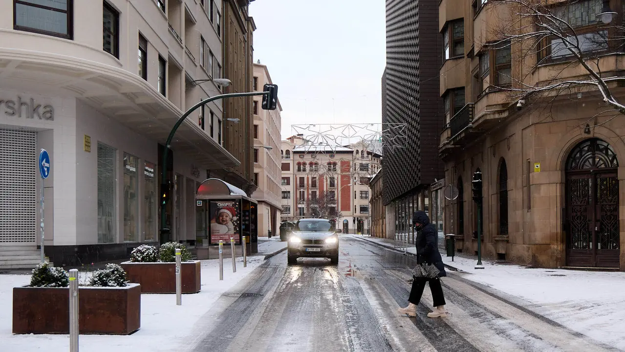 Pamplona amanece cubierta de nieve en la ma&ntilde;ana del d&iacute;a de Reyes por el paso de la borrasca Francis. I&Ntilde;IGO ALZUGARAY
