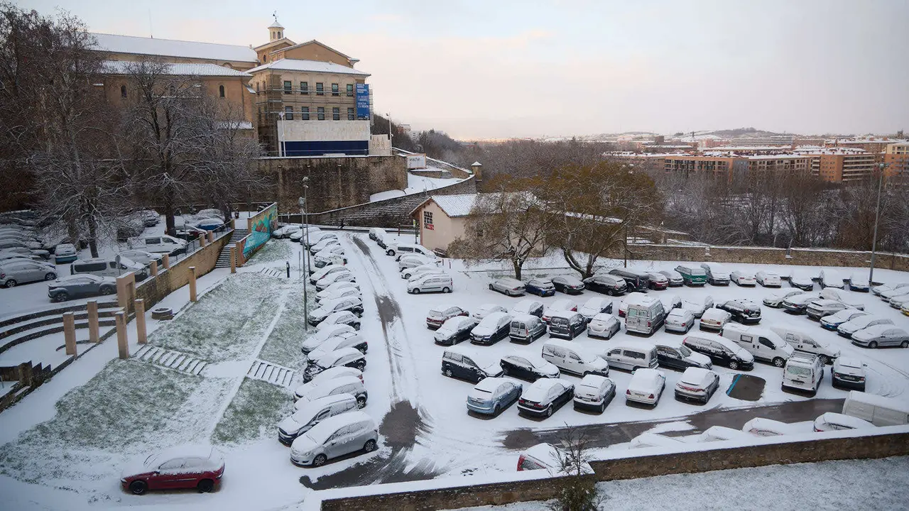 Pamplona amanece cubierta de nieve en la ma&ntilde;ana del d&iacute;a de Reyes por el paso de la borrasca Francis. I&Ntilde;IGO ALZUGARAY