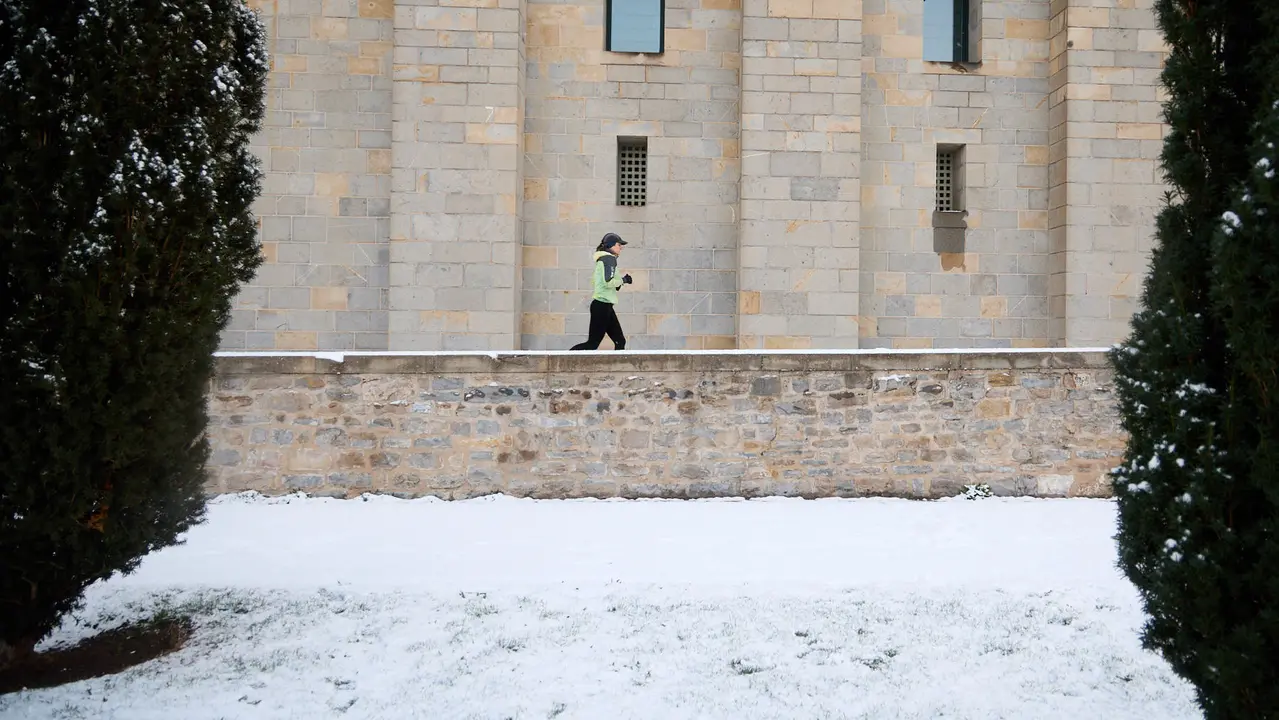 Pamplona amanece cubierta de nieve en la ma&ntilde;ana del d&iacute;a de Reyes por el paso de la borrasca Francis. I&Ntilde;IGO ALZUGARAY