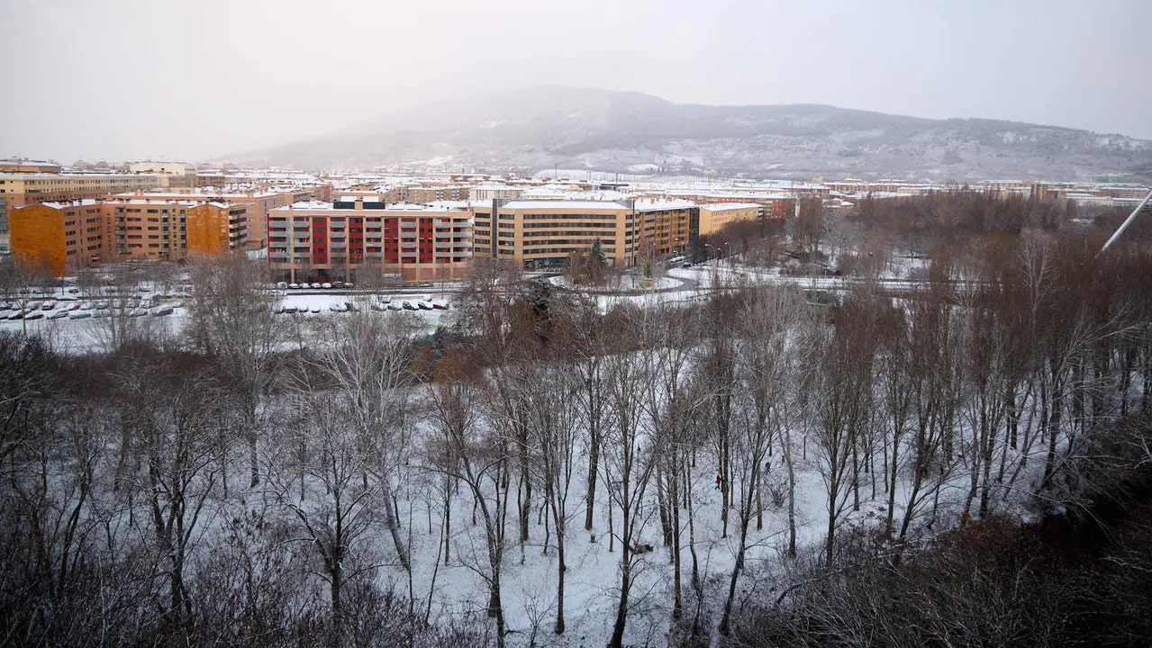 Pamplona amanece cubierta de nieve en la ma&ntilde;ana del d&iacute;a de Reyes por el paso de la borrasca Francis. I&Ntilde;IGO ALZUGARAY