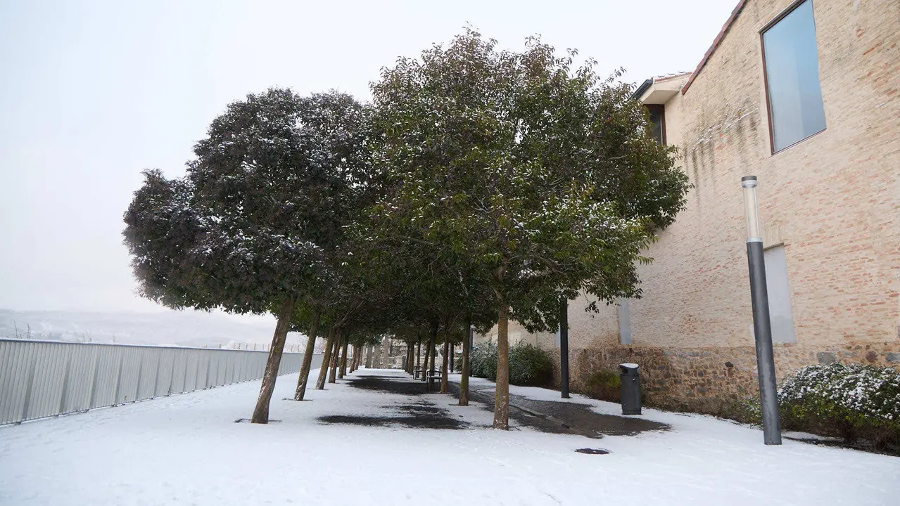 Pamplona amanece cubierta de nieve en la ma&ntilde;ana del d&iacute;a de Reyes por el paso de la borrasca Francis. I&Ntilde;IGO ALZUGARAY