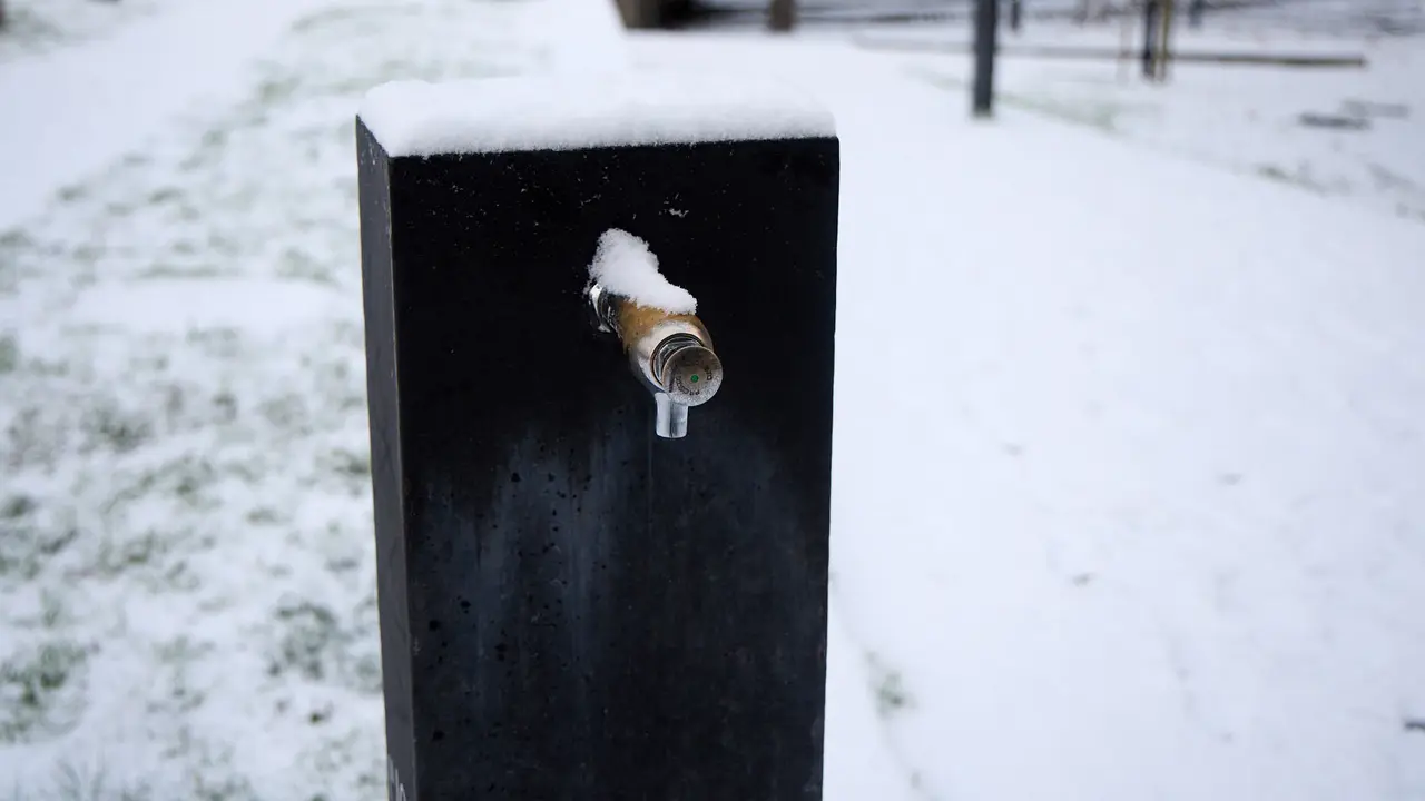 Pamplona amanece cubierta de nieve en la ma&ntilde;ana del d&iacute;a de Reyes por el paso de la borrasca Francis. I&Ntilde;IGO ALZUGARAY