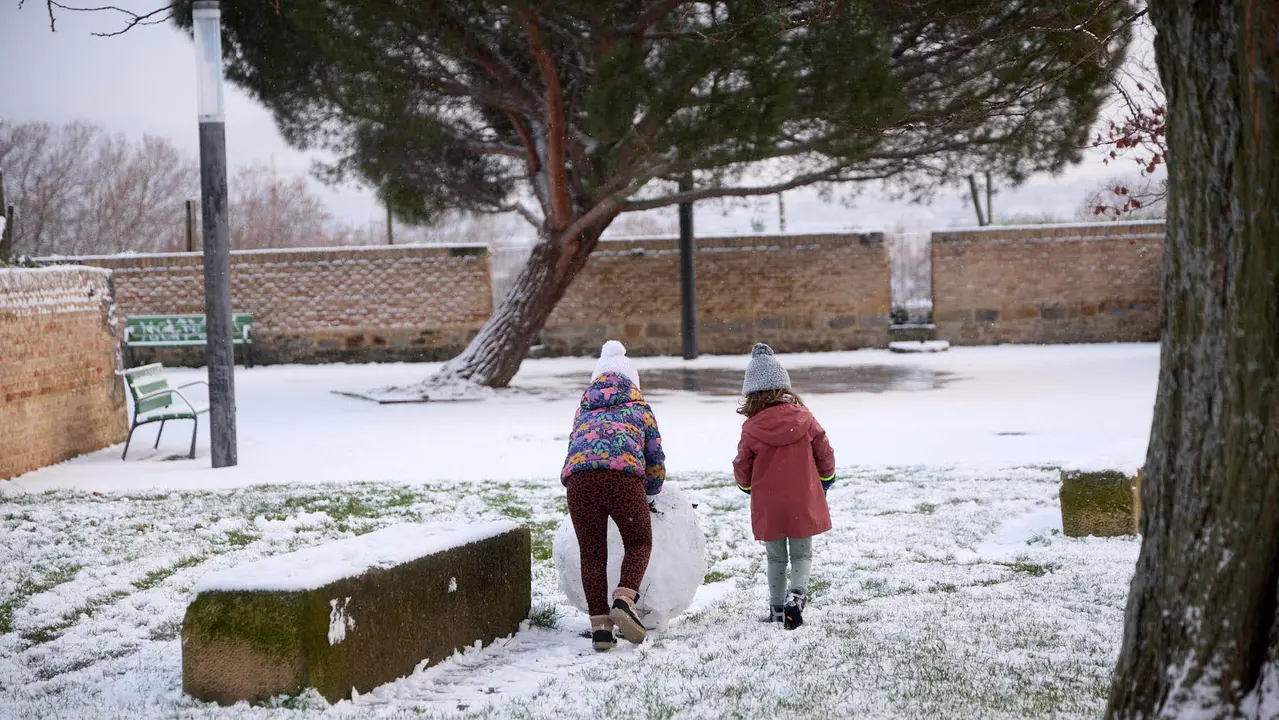 Pamplona amanece cubierta de nieve en la ma&ntilde;ana del d&iacute;a de Reyes por el paso de la borrasca Francis. I&Ntilde;IGO ALZUGARAY