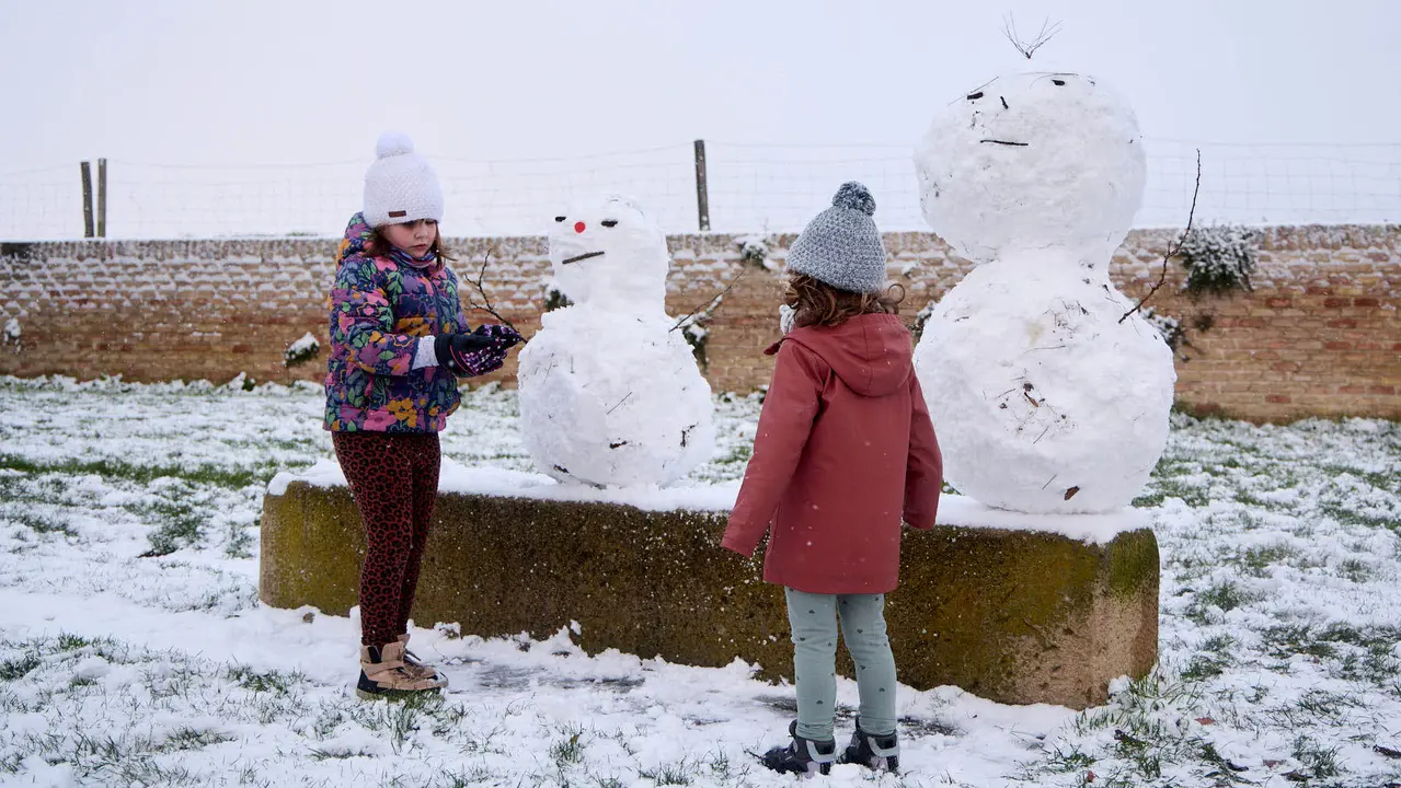 Pamplona amanece cubierta de nieve en la ma&ntilde;ana del d&iacute;a de Reyes por el paso de la borrasca Francis. I&Ntilde;IGO ALZUGARAY