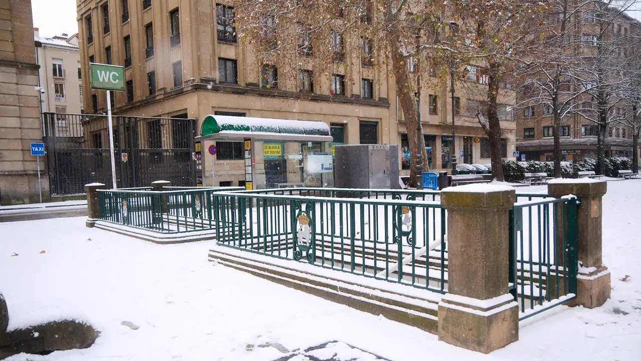 Pamplona amanece cubierta de nieve en la ma&ntilde;ana del d&iacute;a de Reyes por el paso de la borrasca Francis. I&Ntilde;IGO ALZUGARAY