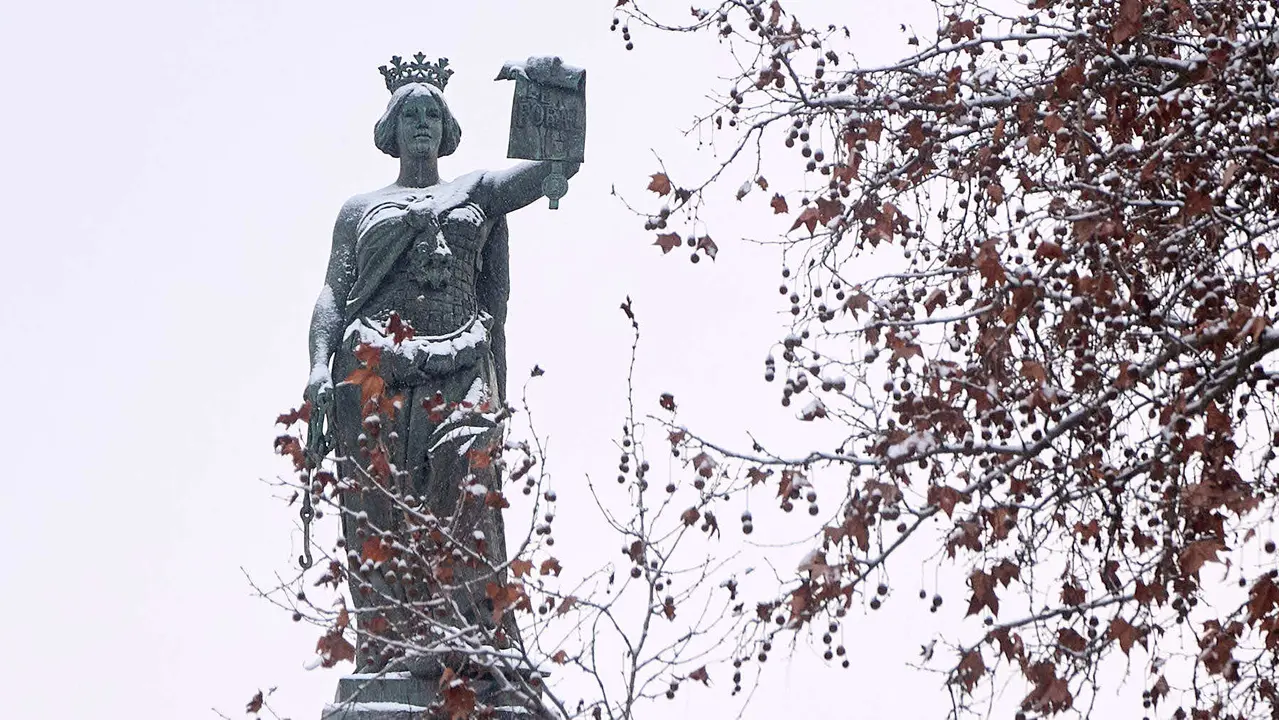 Pamplona amanece cubierta de nieve en la ma&ntilde;ana del d&iacute;a de Reyes por el paso de la borrasca Francis. I&Ntilde;IGO ALZUGARAY