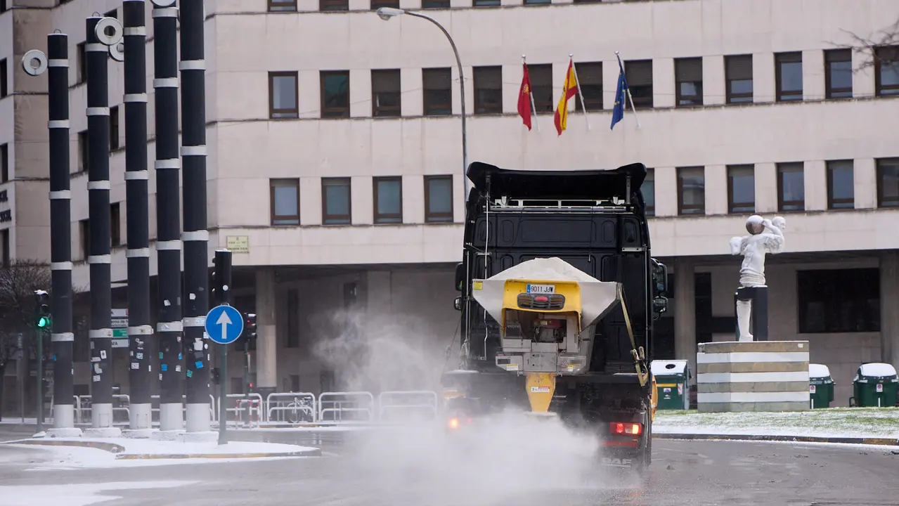 Pamplona amanece cubierta de nieve en la ma&ntilde;ana del d&iacute;a de Reyes por el paso de la borrasca Francis. I&Ntilde;IGO ALZUGARAY