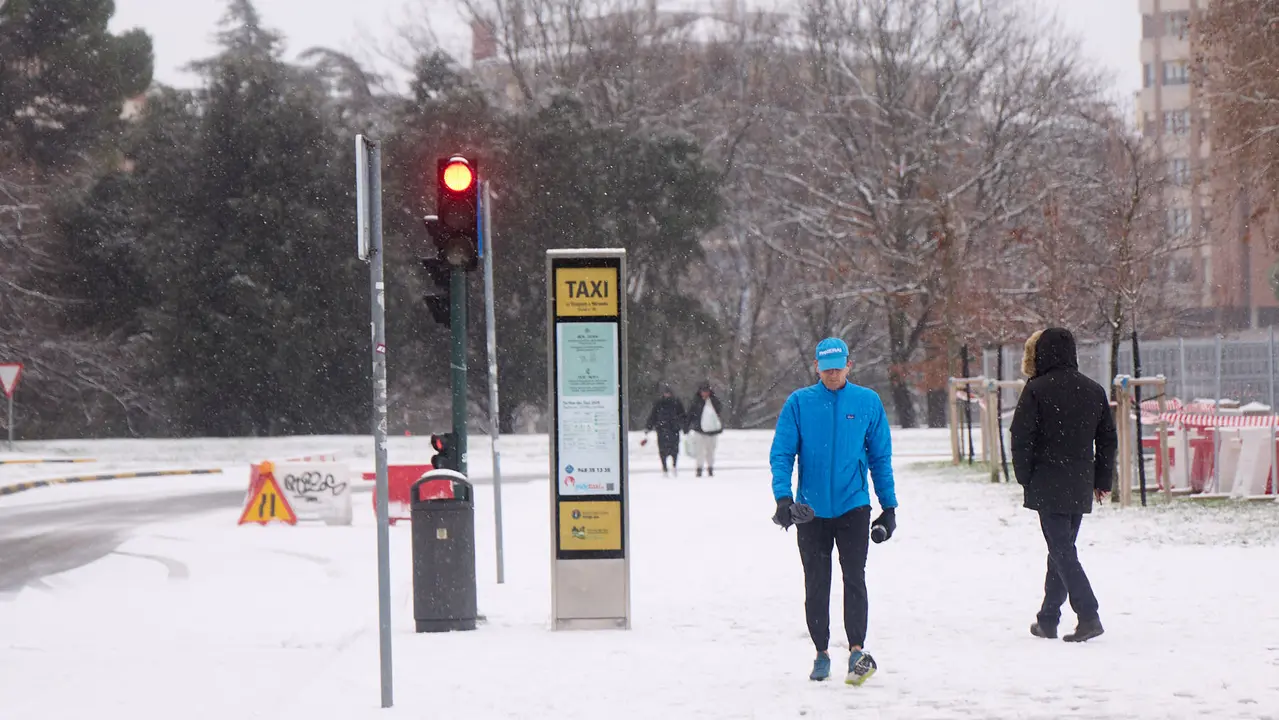 Pamplona amanece cubierta de nieve en la ma&ntilde;ana del d&iacute;a de Reyes por el paso de la borrasca Francis. I&Ntilde;IGO ALZUGARAY