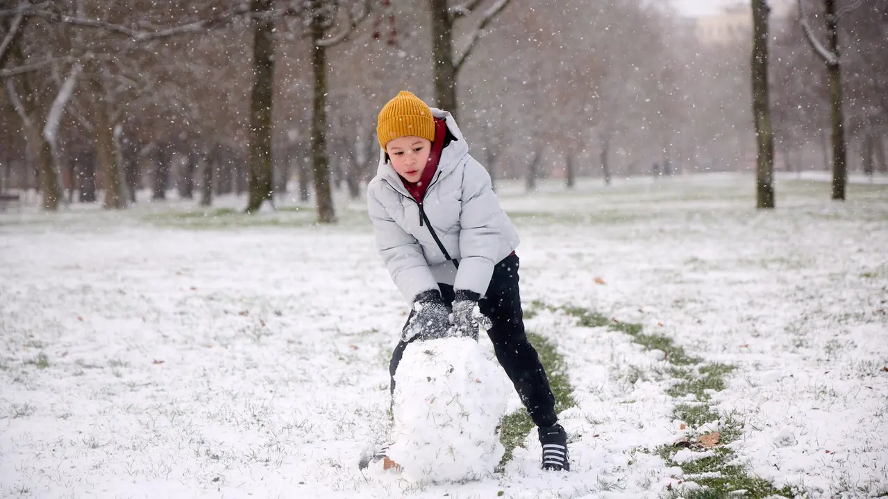 Pamplona amanece cubierta de nieve en la ma&ntilde;ana del d&iacute;a de Reyes por el paso de la borrasca Francis. I&Ntilde;IGO ALZUGARAY