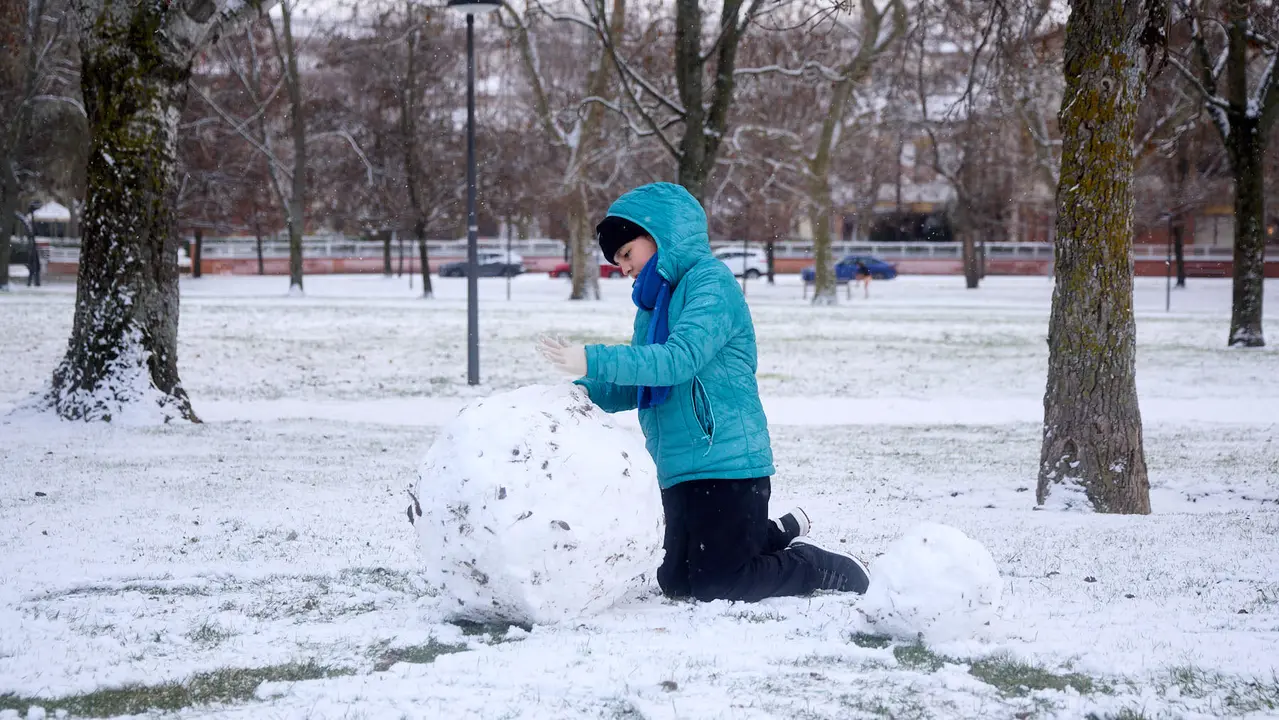 Pamplona amanece cubierta de nieve en la ma&ntilde;ana del d&iacute;a de Reyes por el paso de la borrasca Francis. I&Ntilde;IGO ALZUGARAY