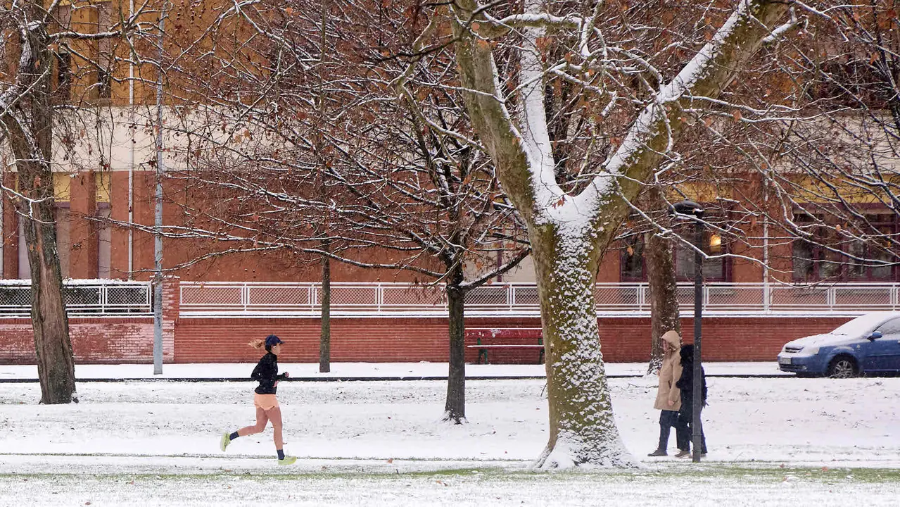 Pamplona amanece cubierta de nieve en la ma&ntilde;ana del d&iacute;a de Reyes por el paso de la borrasca Francis. I&Ntilde;IGO ALZUGARAY