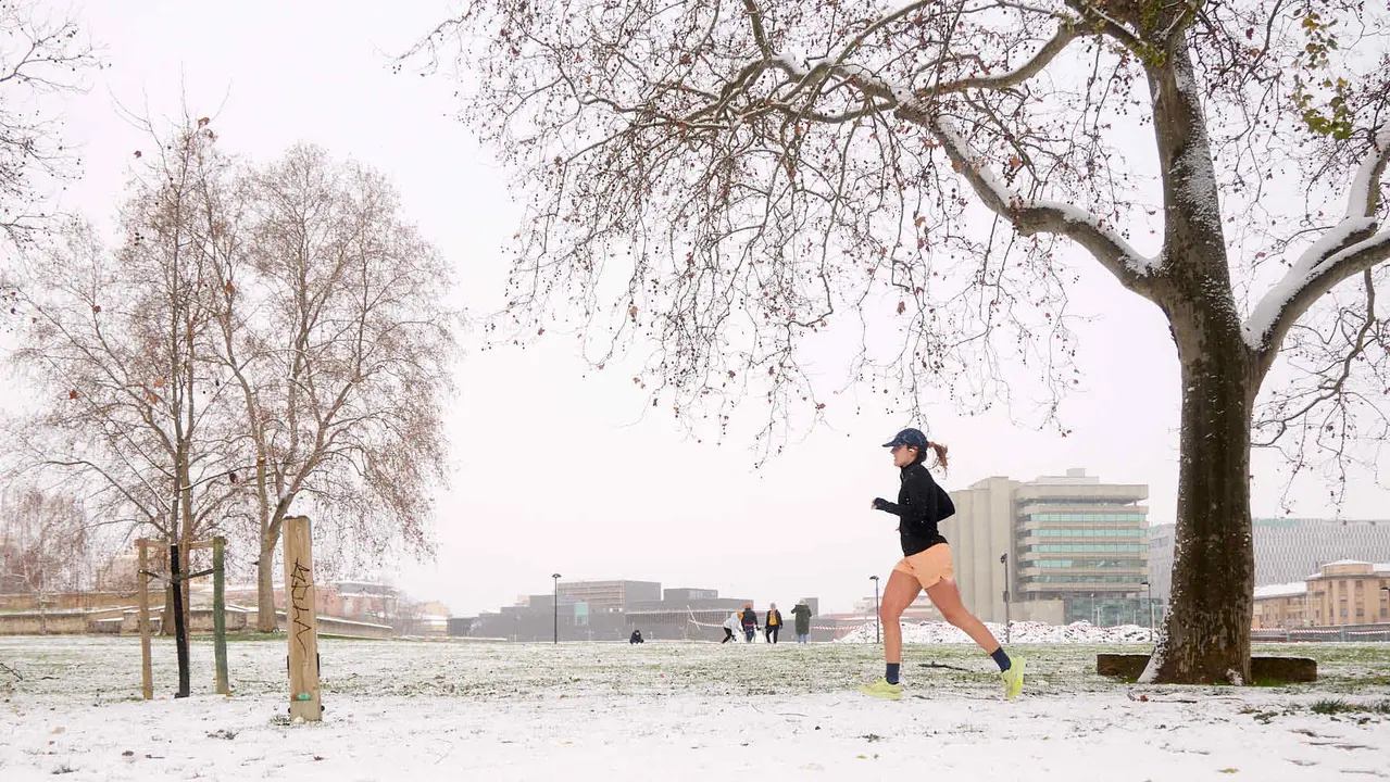 Pamplona amanece cubierta de nieve en la ma&ntilde;ana del d&iacute;a de Reyes por el paso de la borrasca Francis. I&Ntilde;IGO ALZUGARAY