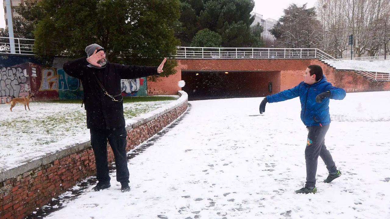 Pamplona amanece cubierta de nieve en la ma&ntilde;ana del d&iacute;a de Reyes por el paso de la borrasca Francis. I&Ntilde;IGO ALZUGARAY