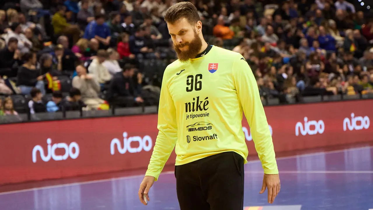 Partido de balonmano entre Espa&ntilde;a y Eslovaquia en el pabell&oacute;n Navarra Arena de Pamplona. I&Ntilde;IGO ALZUGARAY