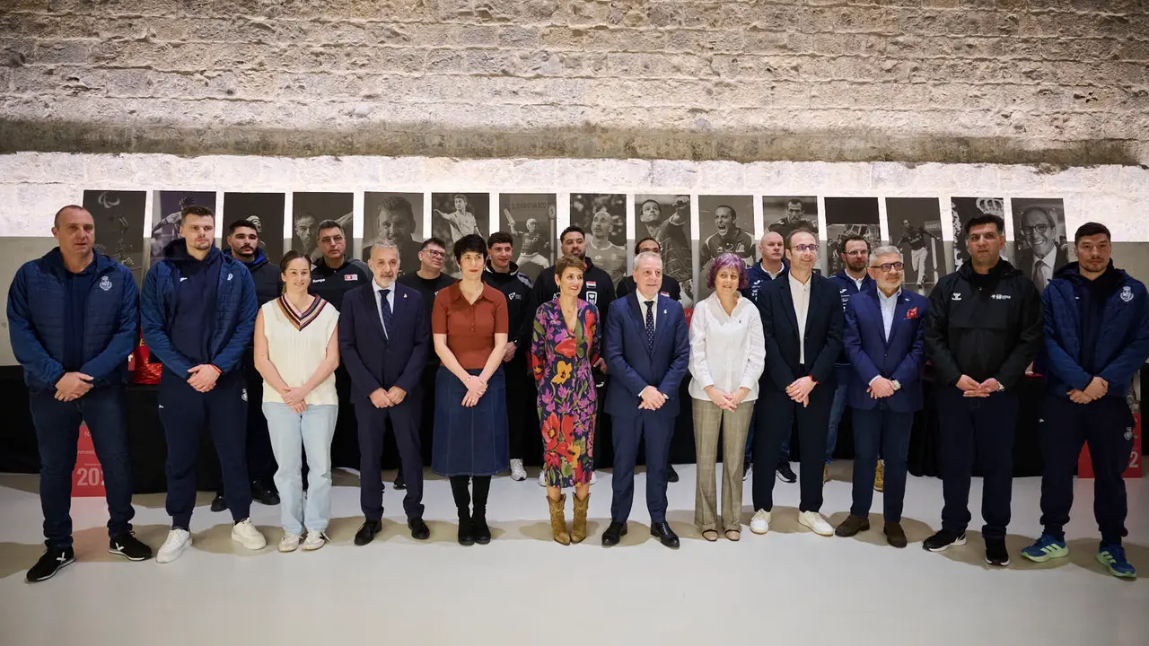 La presidenta del Gobierno de Navarra, Mar&iacute;a Chivite, preside el acto de reconocimiento a los deportistas navarros que han recibido la Medalla de Oro al M&eacute;rito Deportivo. Estar&aacute;n presentes la ministra Elma Saiz, el vicepresidente primero del Gobierno foral, Javier Rem&iacute;rez y la consejera de Cultura, Deporte y Turismo, Rebeca Esnaola. PABLO LASAOSA