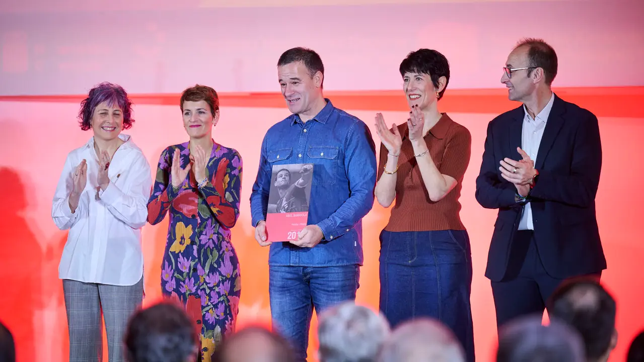 La presidenta del Gobierno de Navarra, Mar&iacute;a Chivite, preside el acto de reconocimiento a los deportistas navarros que han recibido la Medalla de Oro al M&eacute;rito Deportivo. Estar&aacute;n presentes la ministra Elma Saiz, el vicepresidente primero del Gobierno foral, Javier Rem&iacute;rez y la consejera de Cultura, Deporte y Turismo, Rebeca Esnaola. PABLO LASAOSA