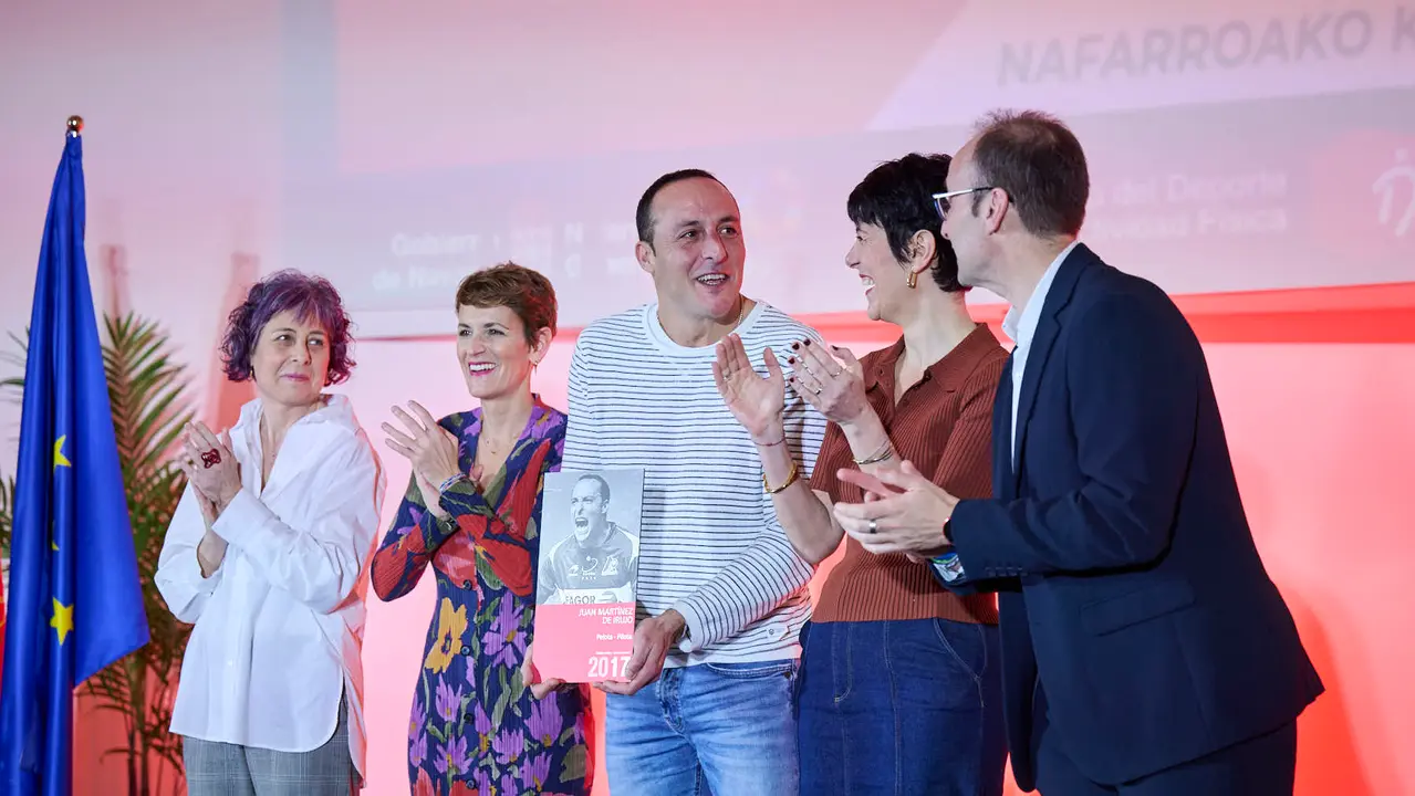 La presidenta del Gobierno de Navarra, Mar&iacute;a Chivite, preside el acto de reconocimiento a los deportistas navarros que han recibido la Medalla de Oro al M&eacute;rito Deportivo. Estar&aacute;n presentes la ministra Elma Saiz, el vicepresidente primero del Gobierno foral, Javier Rem&iacute;rez y la consejera de Cultura, Deporte y Turismo, Rebeca Esnaola. PABLO LASAOSA