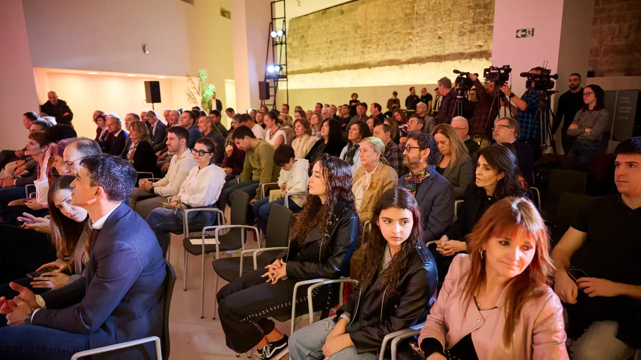 La presidenta del Gobierno de Navarra, Mar&iacute;a Chivite, preside el acto de reconocimiento a los deportistas navarros que han recibido la Medalla de Oro al M&eacute;rito Deportivo. Estar&aacute;n presentes la ministra Elma Saiz, el vicepresidente primero del Gobierno foral, Javier Rem&iacute;rez y la consejera de Cultura, Deporte y Turismo, Rebeca Esnaola. PABLO LASAOSA
