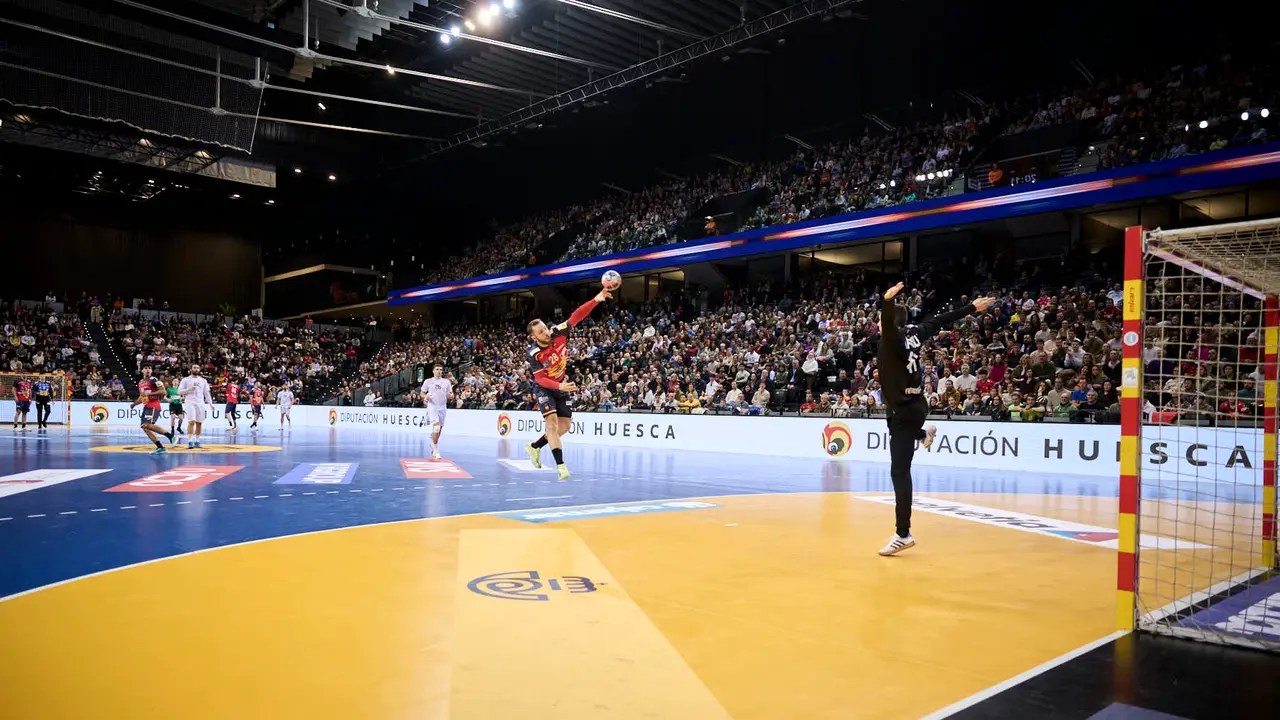 Torneo Internacional de Espa&ntilde;a de Balonmano en el que los Hispanos se han enfrentado a Portugal. PABLO LASAOSA