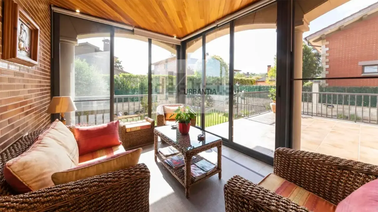 Casa en venta en Patern&aacute;in. URBANTIA / IDEALISTA