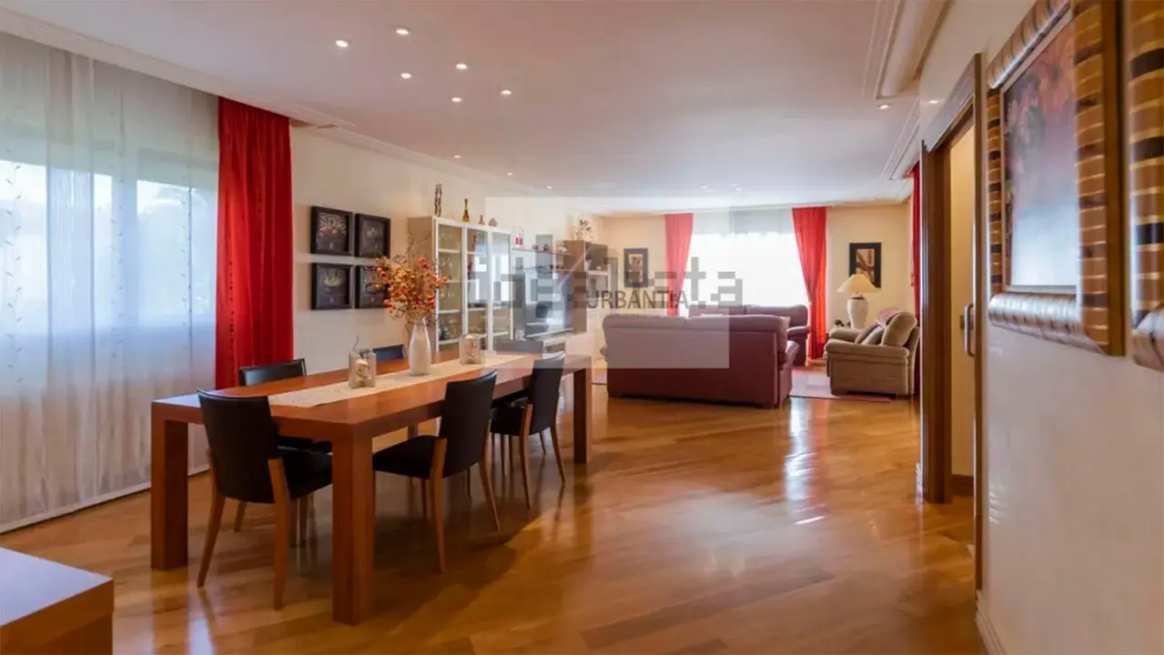 Casa en venta en Patern&aacute;in. URBANTIA / IDEALISTA