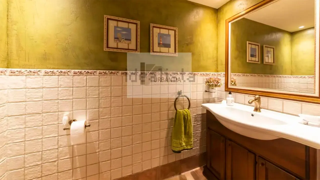 Casa en venta en Patern&aacute;in. URBANTIA / IDEALISTA