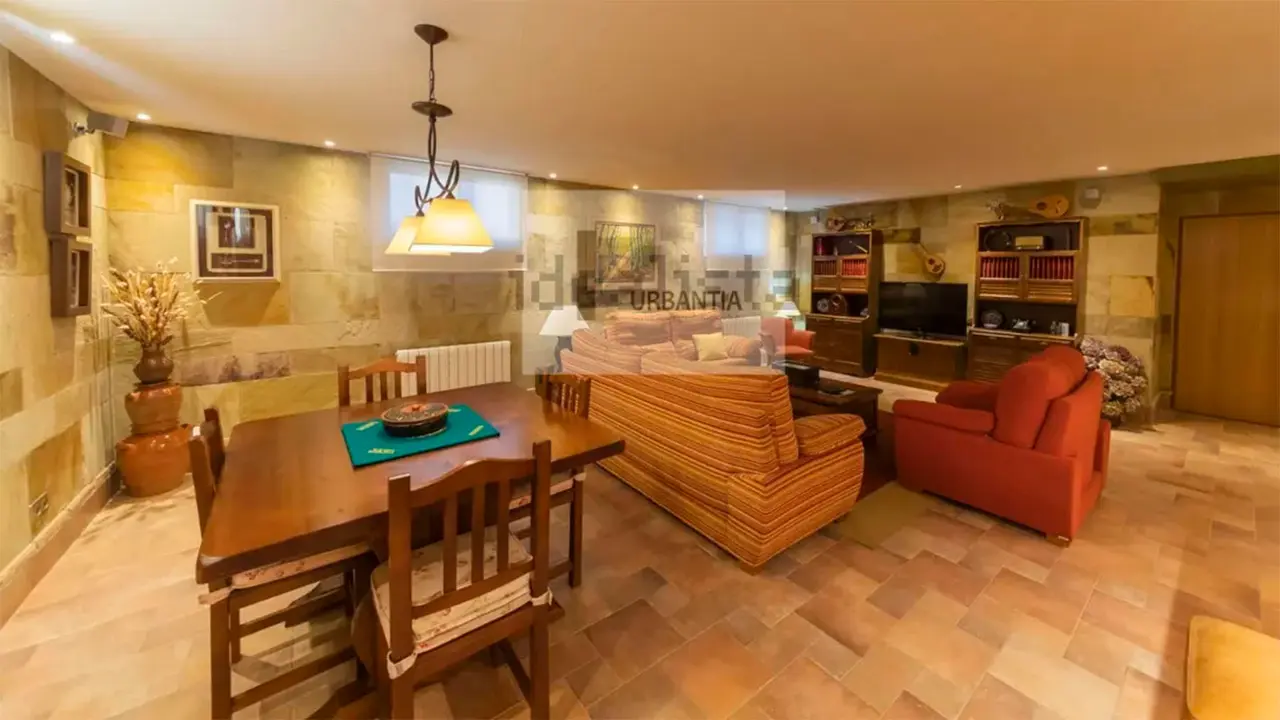 Casa en venta en Patern&aacute;in. URBANTIA / IDEALISTA