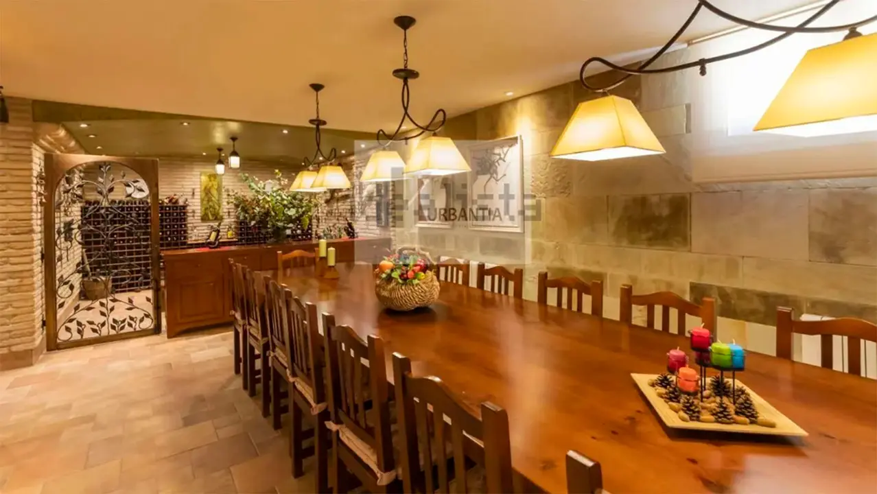 Casa en venta en Patern&aacute;in. URBANTIA / IDEALISTA