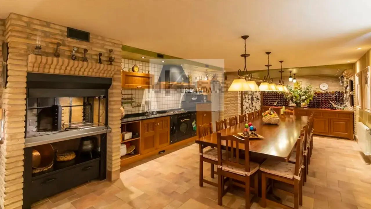 Casa en venta en Patern&aacute;in. URBANTIA / IDEALISTA