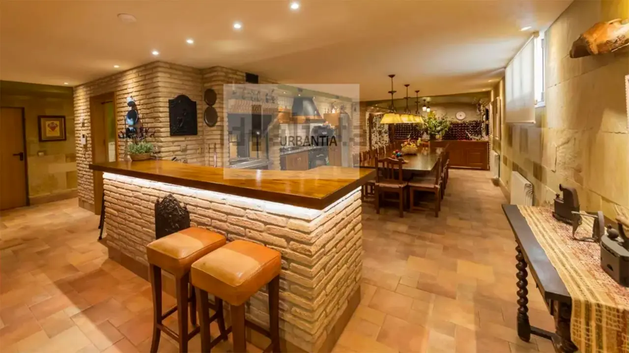 Casa en venta en Patern&aacute;in. URBANTIA / IDEALISTA