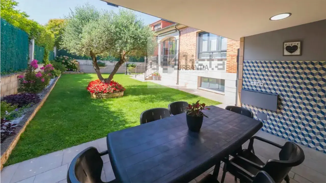 Casa en venta en Patern&aacute;in. URBANTIA / IDEALISTA