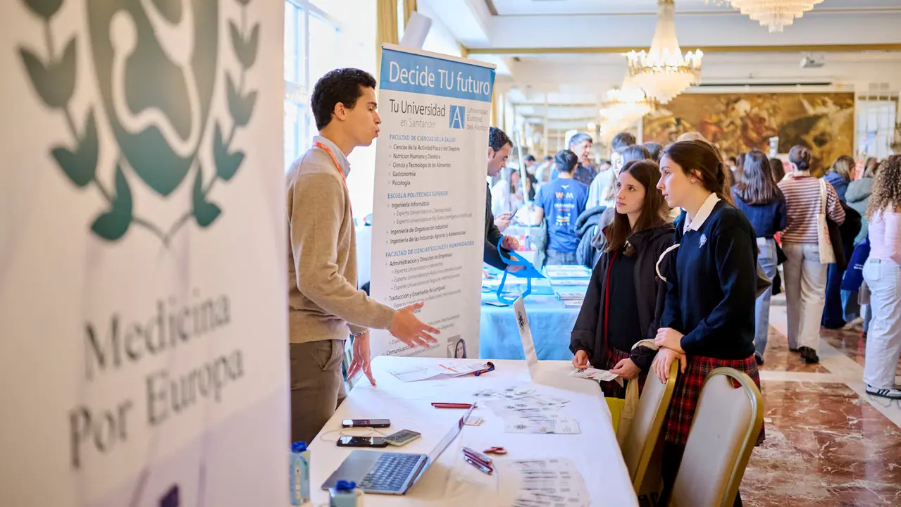 Sal&oacute;n de Orientaci&oacute;n Universitaria UNITOUR 2026, organizado por la consultora C&iacute;rculo Formaci&oacute;n. PABLO LASAOSA