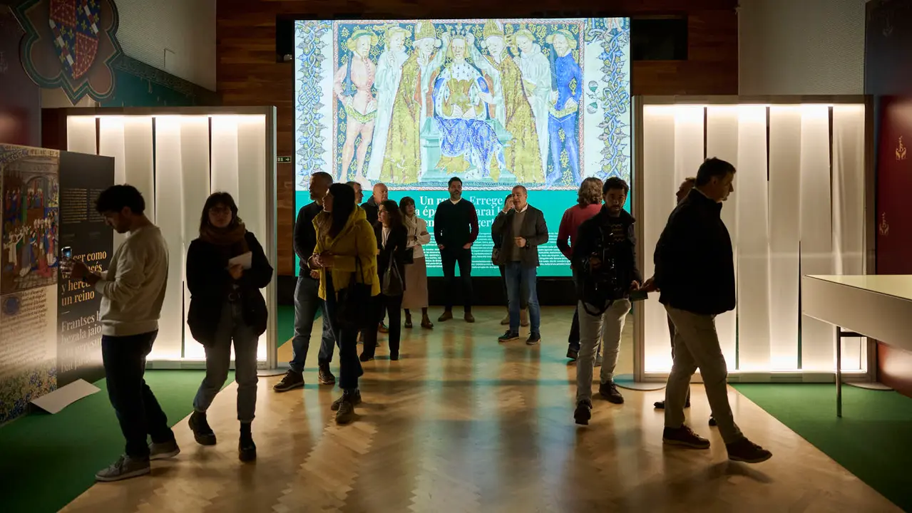 La Comisi&oacute;n de Cultura, Deporte y Turismo del Parlamento de Navarra visita el Archivo Real y General de Navarra para conocer la exposici&oacute;n conmemorativa 'Carlos III de Navarra, el rey del buen gobierno (1387-1425)'. PABLO LASAOSA