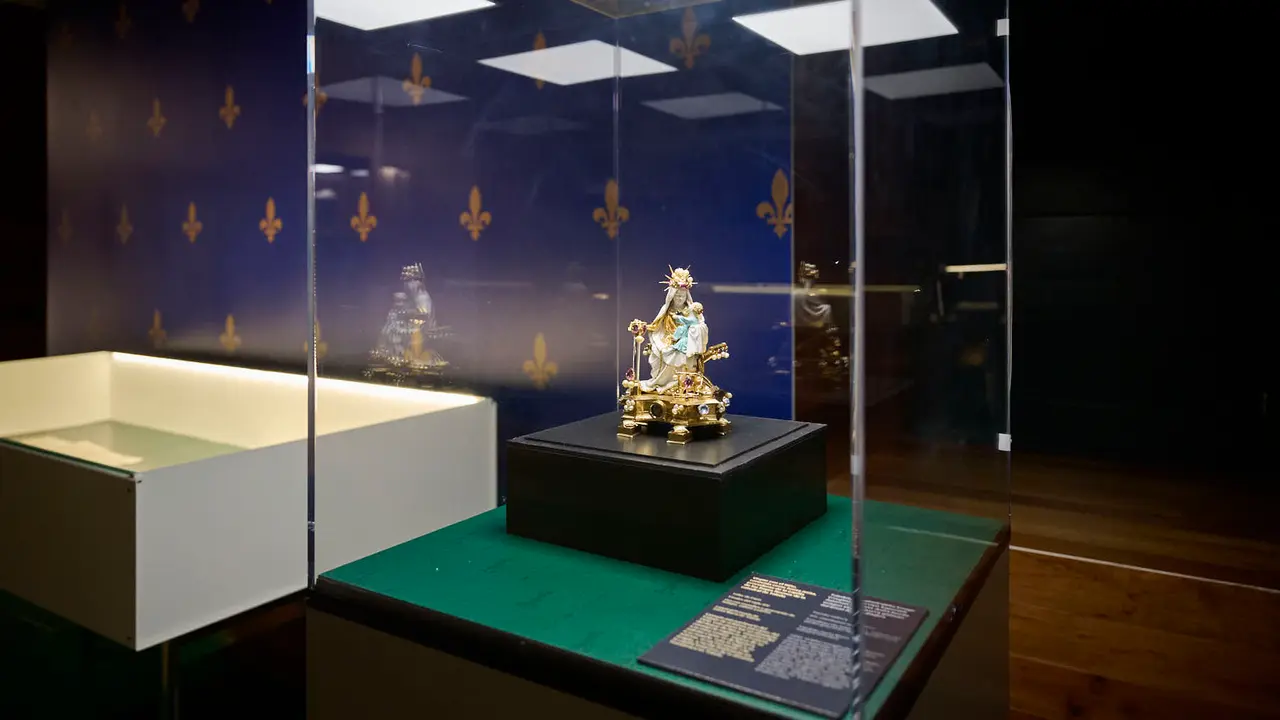 La Comisi&oacute;n de Cultura, Deporte y Turismo del Parlamento de Navarra visita el Archivo Real y General de Navarra para conocer la exposici&oacute;n conmemorativa 'Carlos III de Navarra, el rey del buen gobierno (1387-1425)'. PABLO LASAOSA