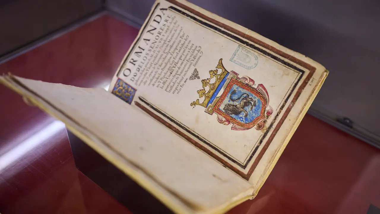 La Comisi&oacute;n de Cultura, Deporte y Turismo del Parlamento de Navarra visita el Archivo Real y General de Navarra para conocer la exposici&oacute;n conmemorativa 'Carlos III de Navarra, el rey del buen gobierno (1387-1425)'. PABLO LASAOSA