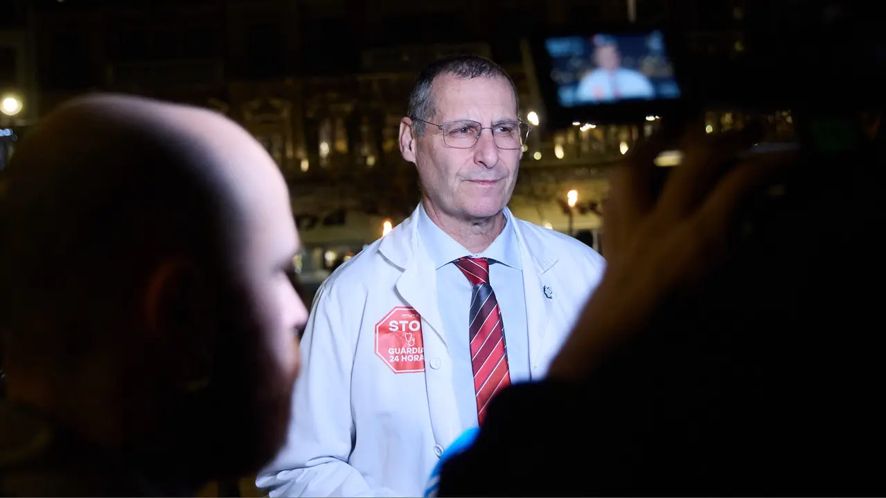 Manifestaci&oacute;n de apoyo al colectivo m&eacute;dico convocada por el Sindicato M&eacute;dico de Navarra (SMN) y el Colegio Oficial de M&eacute;dicos de Navarra. I&Ntilde;IGO ALZUGARAY