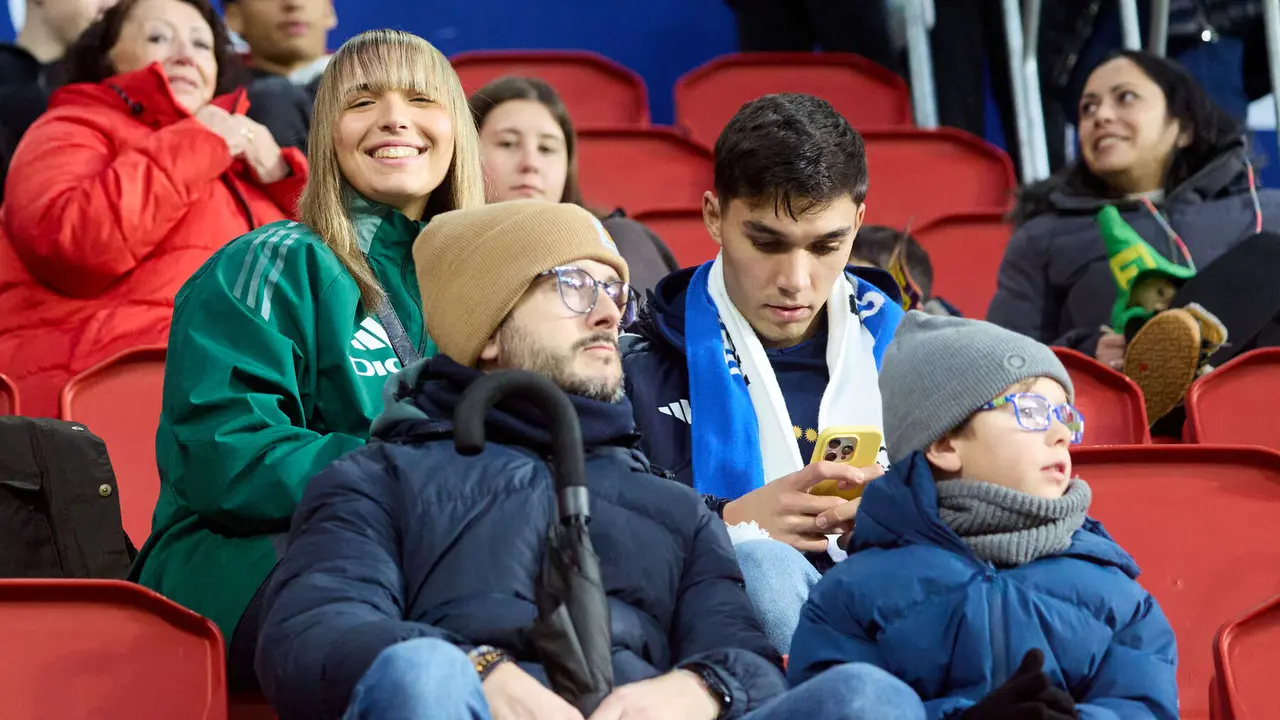 La grada del estadio de El Sadar durante el partido de La Liga EA Sports entre CA Osasuna y Real Oviedo disputado en Pamplona. I&Ntilde;IGO ALZUGARAY