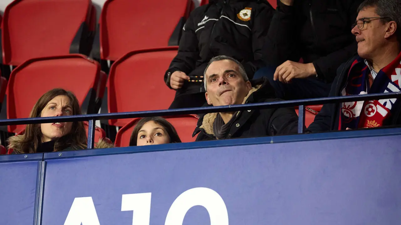 La grada del estadio de El Sadar durante el partido de La Liga EA Sports entre CA Osasuna y Real Oviedo disputado en Pamplona. I&Ntilde;IGO ALZUGARAY
