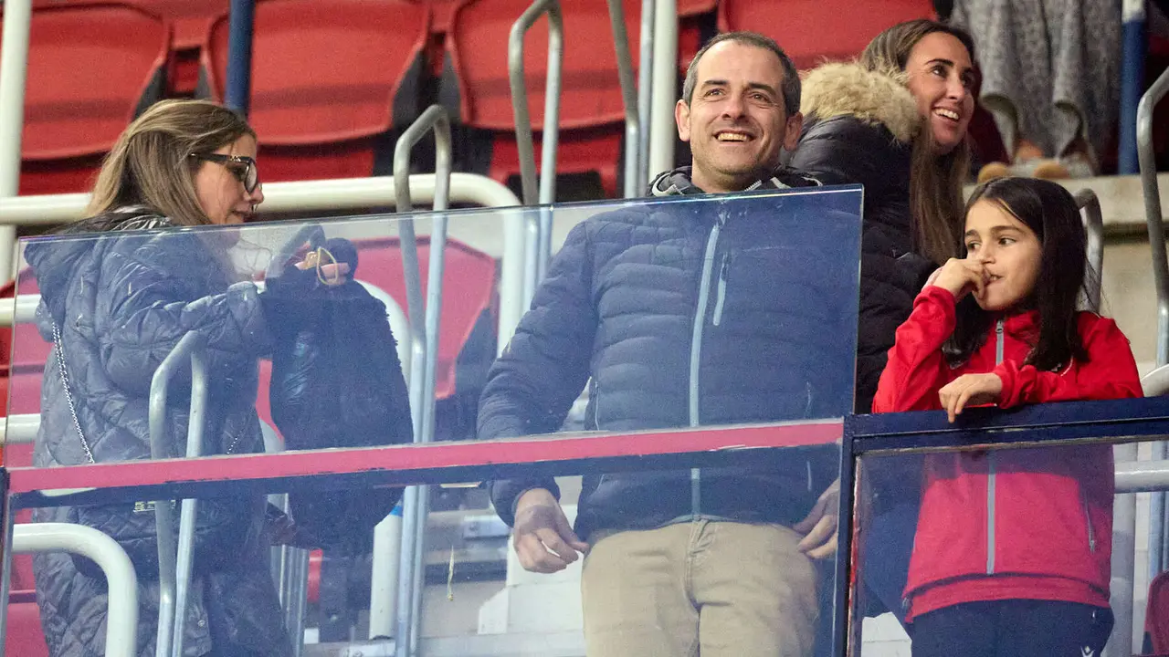 La grada del estadio de El Sadar durante el partido de La Liga EA Sports entre CA Osasuna y Real Oviedo disputado en Pamplona. I&Ntilde;IGO ALZUGARAY