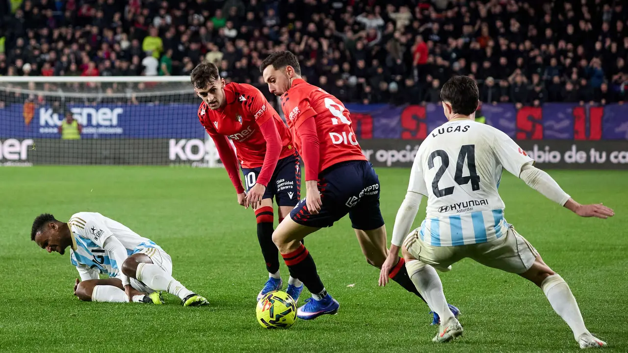 Partido de La Liga EA Sports entre CA Osasuna y Real Oviedo disputado en el estadio de El Sadar en Pamplona. I&Ntilde;IGO ALZUGARAY