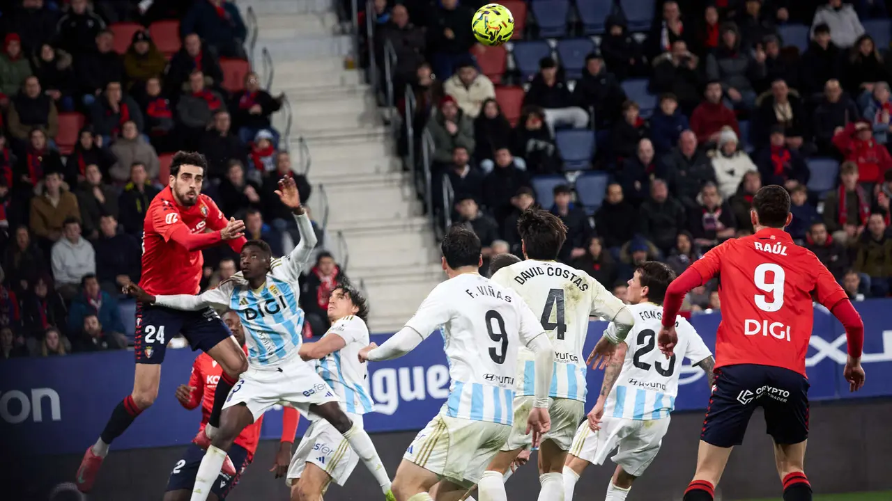 Partido de La Liga EA Sports entre CA Osasuna y Real Oviedo disputado en el estadio de El Sadar en Pamplona. I&Ntilde;IGO ALZUGARAY