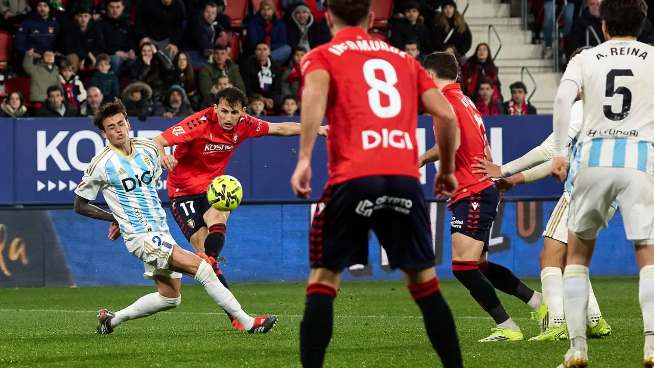 Partido de La Liga EA Sports entre CA Osasuna y Real Oviedo disputado en el estadio de El Sadar en Pamplona. I&Ntilde;IGO ALZUGARAY