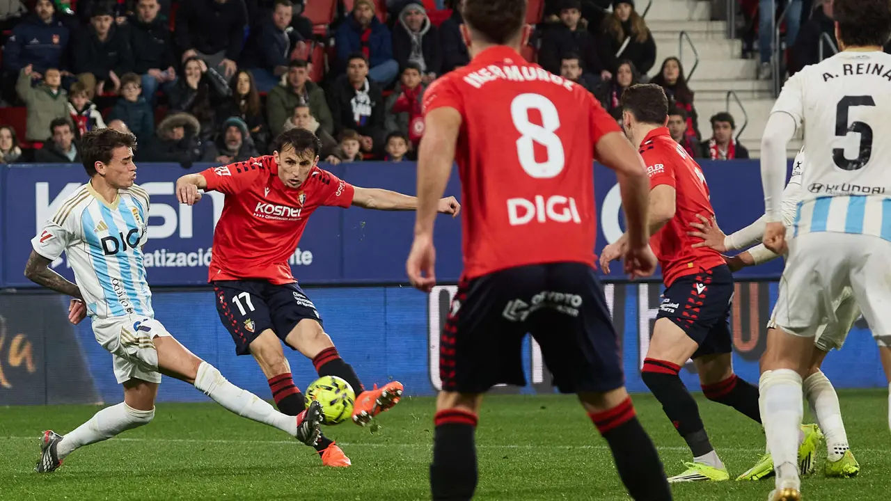 Partido de La Liga EA Sports entre CA Osasuna y Real Oviedo disputado en el estadio de El Sadar en Pamplona. I&Ntilde;IGO ALZUGARAY