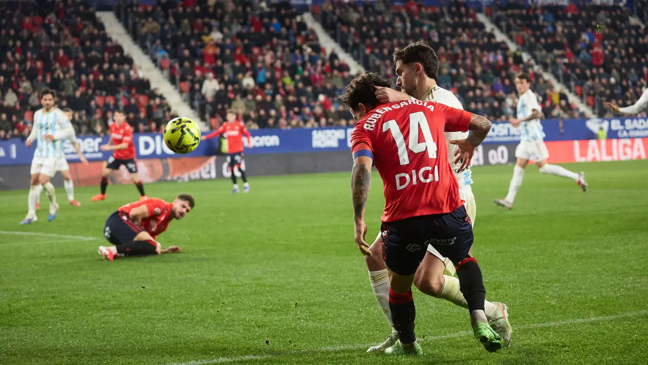 Partido de La Liga EA Sports entre CA Osasuna y Real Oviedo disputado en el estadio de El Sadar en Pamplona. I&Ntilde;IGO ALZUGARAY