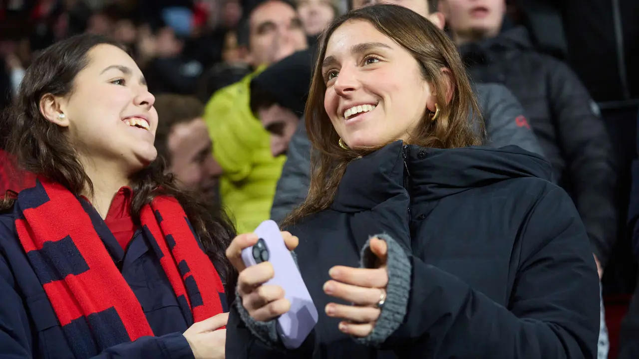 La grada del estadio de El Sadar durante el partido de La Liga EA Sports entre CA Osasuna y Real Oviedo disputado en Pamplona. I&Ntilde;IGO ALZUGARAY