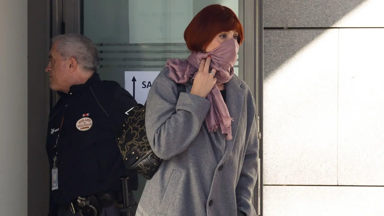 La exmujer del exasesor ministerial Koldo Garc&iacute;a, Patricia &Uacute;riz a su salida de la Audiencia Nacional. JAVIER LIZ&Oacute;N / EFE