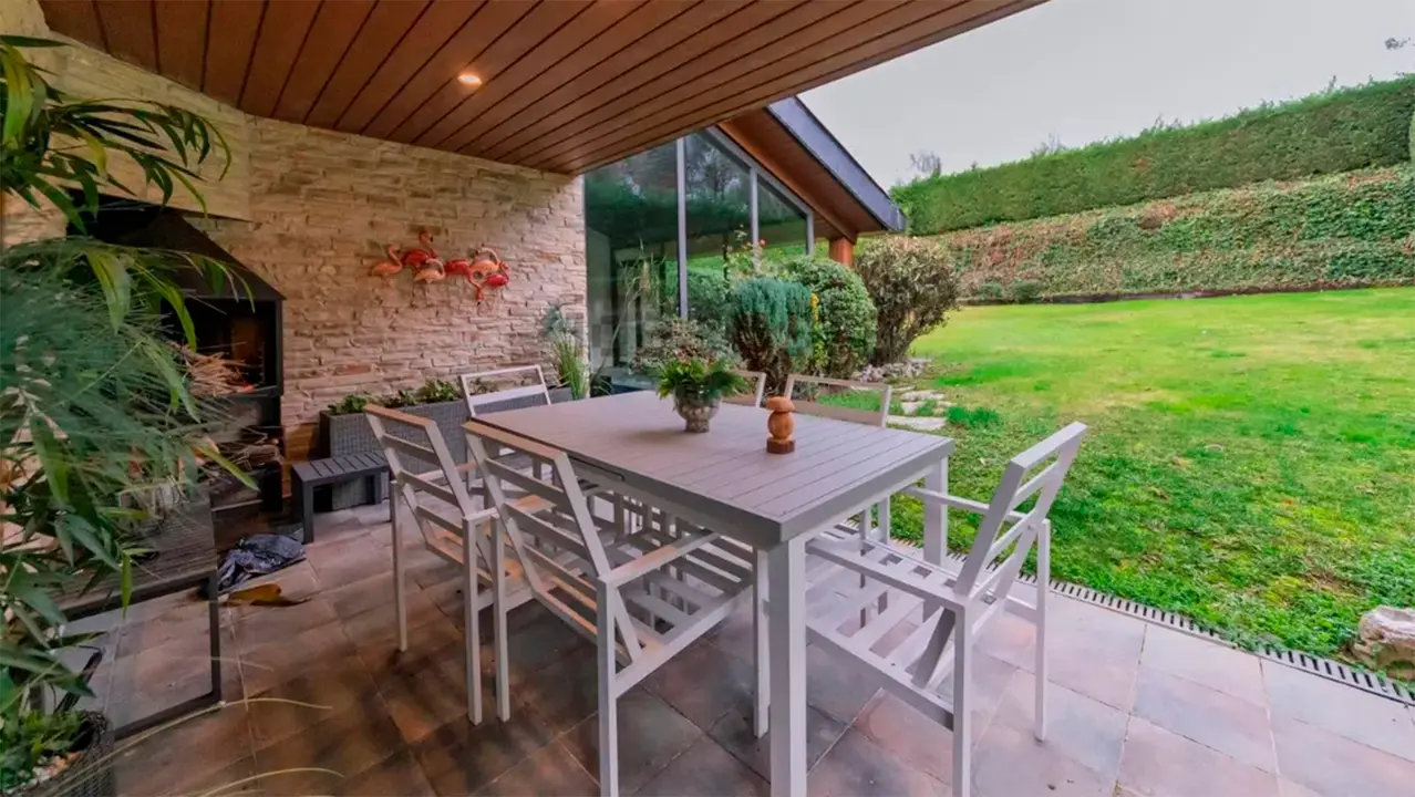 Un recorrido por la casa de lujo que se vende en Gorraiz. IDEALISTA