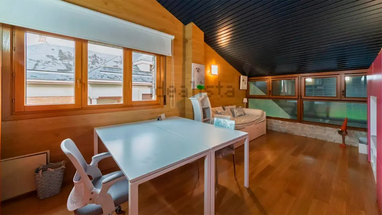 Un recorrido por la casa de lujo que se vende en Gorraiz. IDEALISTA